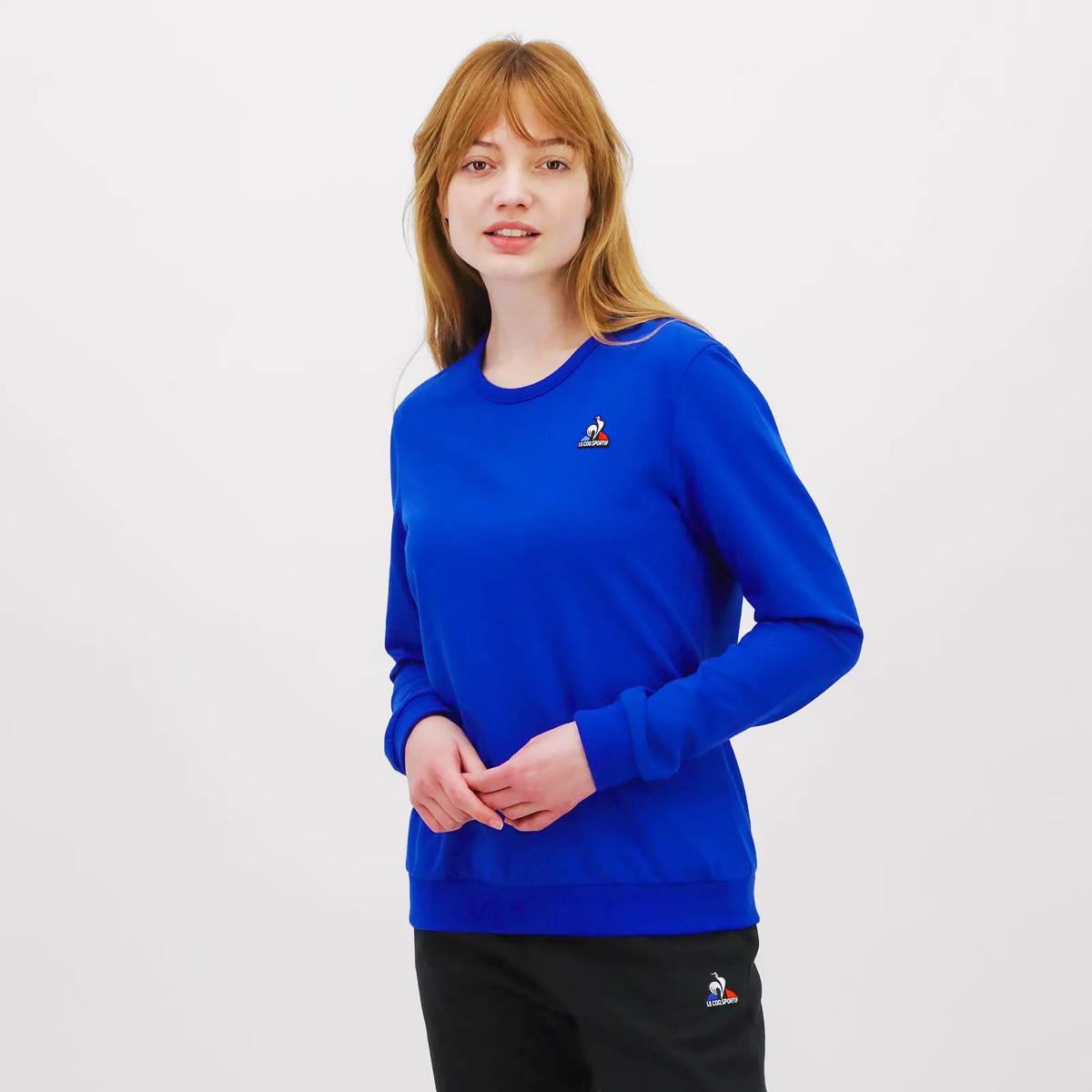 SWEAT LE COQ SPORTIF FEMME ESS TEE SS COL V N1 W Veste sweat